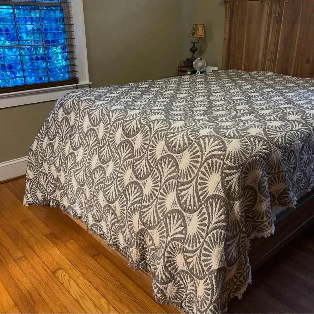 Ginkgo Deco Leaf Quilt Bedspread Comforter 2 Side FLiPSiDE Tan + Cream NEW!